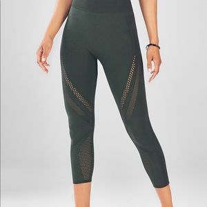 New! Fabletics sculpt knit capris